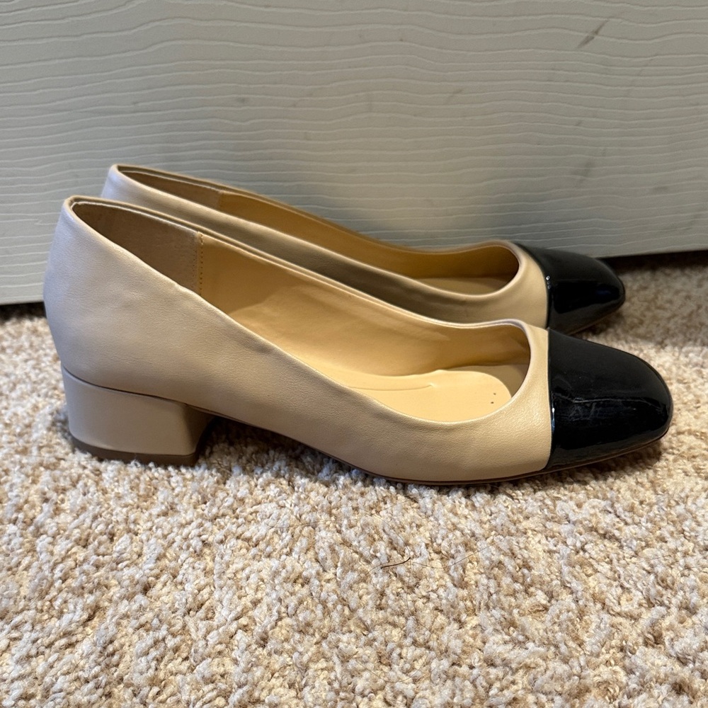 Charles David Black and Cream Flats